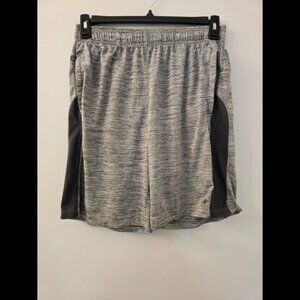 Layer 8 Men's Qwick-Dry Athletic Shorts in Like New Condition - Size Medium